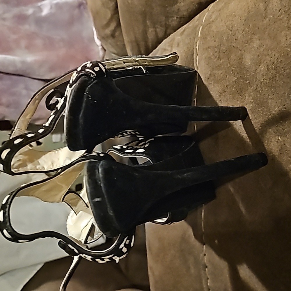 Tuscan Heels